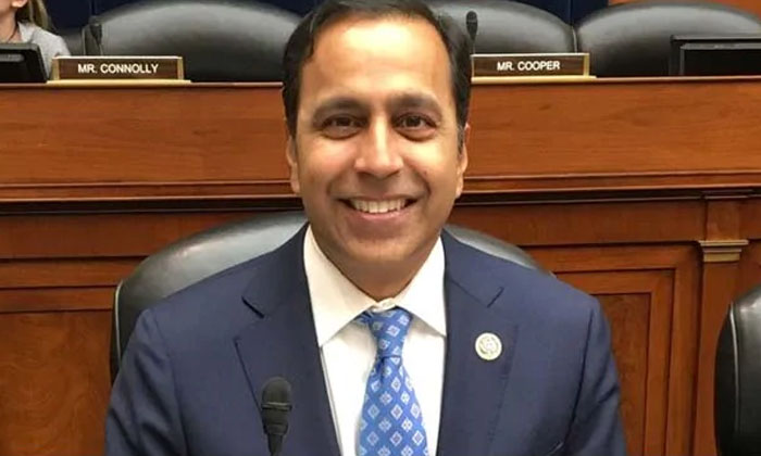  Indian-origin Us Congressman Raja Krishnamoorthi Honoured With Distinguished Lea-TeluguStop.com