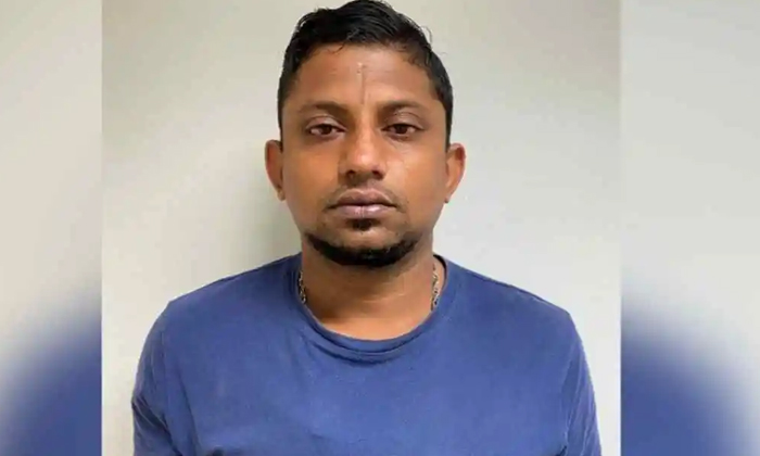  Singapore Court Jails Malaysian-indian For Trying To Bribe Policeman In Drunk St-TeluguStop.com