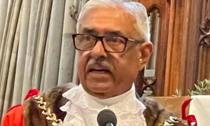  Indian-origin Man Sunil Chopra Elected As Mayor In Uk For Second Time , Sunil Ch-TeluguStop.com