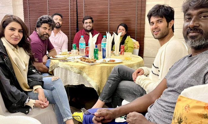  Vijay Deverakonda, Samantha, Shiva Nirvana, Mtrhri Movie Makers’ Kushi Wra-TeluguStop.com