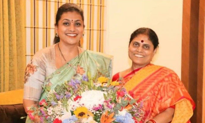  Roja Meets Ys Vijayamma Roja, Ys Vijayamma, Ysrcp, Ap Poltics , Kcr , Ys Jagan,-TeluguStop.com
