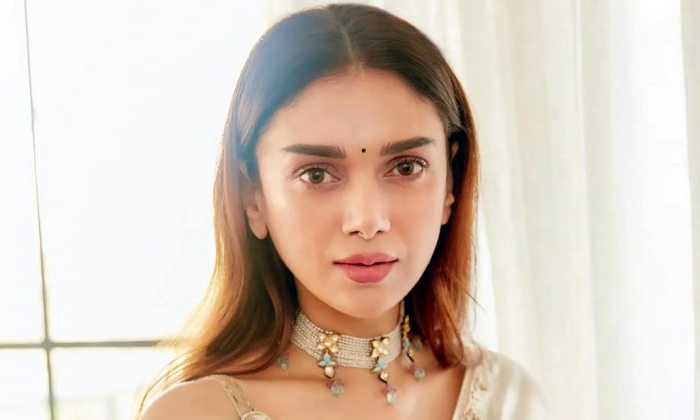  Aditi Rao Hydari About Cannes Film Festival 2022 Debut Experience Details, Adit-TeluguStop.com