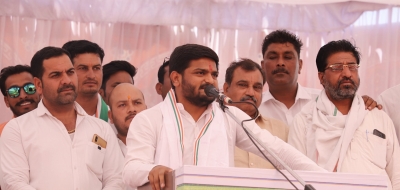 Ahead Of Gujarat Polls, Hardik Patel Quits Congress-TeluguStop.com