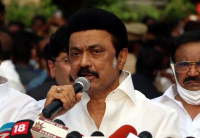  Aiadmk, Bjp Allege Tn Govt Trying To Suppress Press Freedom-TeluguStop.com
