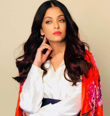  Aishwarya Rai Wears Gaurav Gupta Creation On Cannes Red Carpet-TeluguStop.com