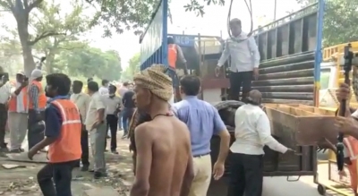  Anti-encroachment Drive: Officials Reach Delhi's Kn Katju Marg (ld)-TeluguStop.com