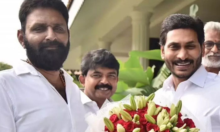  Former Minister Kodali Nani Meets Chief Minister Jagan Kodali Nani, Ys Jagan ,-TeluguStop.com