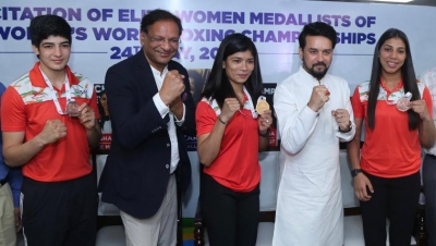  Bfi, Sai Felicitate World Championships Medallists Nikhat, Parveen And Manisha-TeluguStop.com