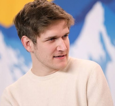  Bo Burnham Releases Deleted Scenes From Comedy Special 'bo Burnham: Inside'-TeluguStop.com