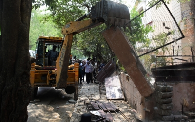 Bulldozers Again Roll In Delhi, Left Protests (lead)-TeluguStop.com