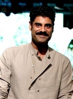  'consistency, Discipline Go Hand In Hand', Sikandar Kher Opens Up On Parents' Te-TeluguStop.com