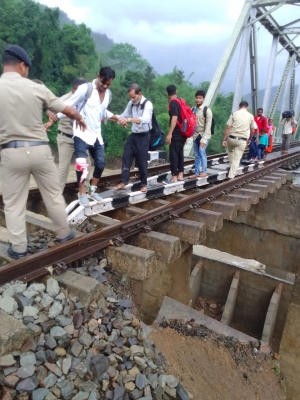  Damage To Railway Lines, Assets In Assam Being Assessed With Drones, Satellite D-TeluguStop.com