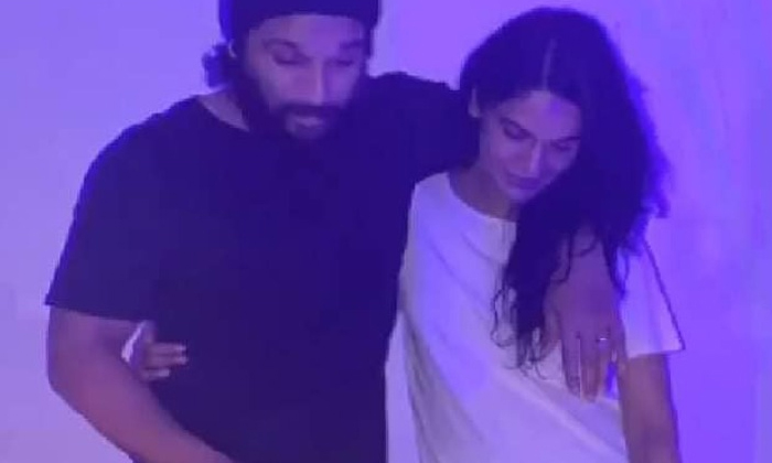  Allu Arjun Enjoys Date Night Drinking Wine With Wife Photos Viral , Allu Arjun,-TeluguStop.com