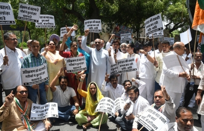  Delhi Congress Protests Outside Bjp Hq Over Anti-encroachment Drives-TeluguStop.com