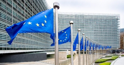  Eu Directs Chat Apps To Scan Private Messages For Child Abuse-TeluguStop.com