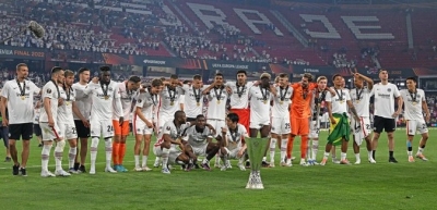  Frankfurt Lift Europa League Title After Shootout Win Against Rangers-TeluguStop.com