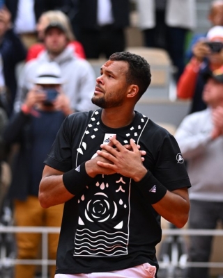  French Open: Jo-wilfried Tsonga Bids Tearful Farewell To Tennis After First Roun-TeluguStop.com