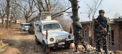  Gunfight Breaks Out In J&k's Baramulla-TeluguStop.com