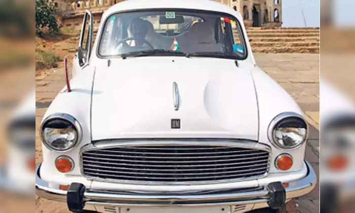  Hindustan Motors Launching Iconic Car Ambassador With New Look And Design Detail-TeluguStop.com