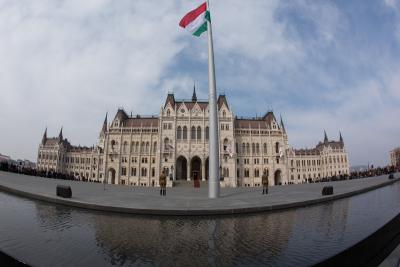  Hungary Amends Constitution To Extend Govt's State Of Emergency Powers-TeluguStop.com