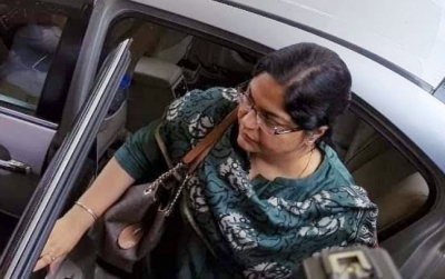  Ias Officer Pooja Singhal Suspended After Arrest In Money Laundering Case-TeluguStop.com