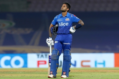  Injured Suryakumar Likely To Be Out Of Action For Four Weeks-TeluguStop.com