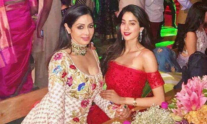  Actress Janhvi Kapoor Change His Name Star Kid , Jhanvi Kapoor , Bollywood , Sri-TeluguStop.com