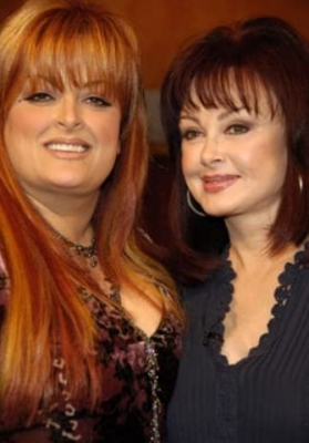  Judds To Be Inducted Into Country Hall Of Fame-TeluguStop.com