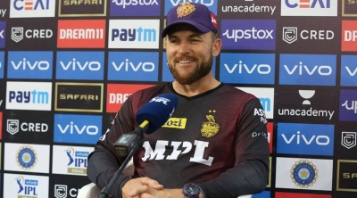  Karthik Thinks England's Dressing Room In Tests Will Be Relaxed Under Mccullum-TeluguStop.com