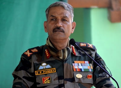  Lt Gen Dp Pandey Hands Over Command Of Goc Chinar Corps To Lt Gen Amardeep Singh-TeluguStop.com