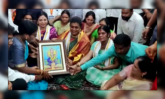  Minister Rk Roja Attends Sri Sri Modakondamma Thalli Jathara At Paderu Details,-TeluguStop.com