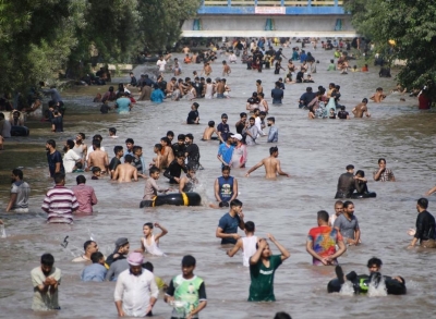  Pakistan Pm Sets Up Task Force On Climate Change-TeluguStop.com