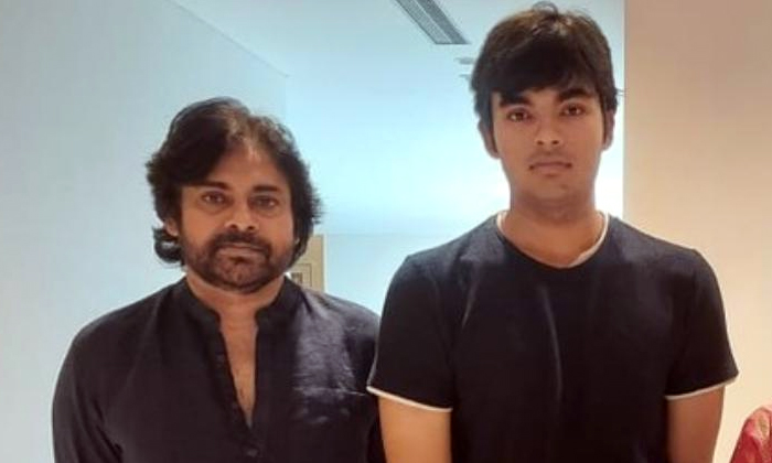  Pawan Renu Desai Son Akira Nandan Movie Entry , Akira Nandan, Akira Nandan Movie-TeluguStop.com