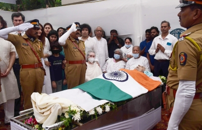  Santoor Maestro Pt. Shivkumar Sharma Cremated With Full State Honours-TeluguStop.com