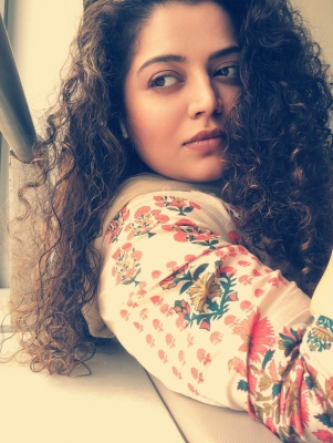  Shivani Mukesh Kothari Enjoys Challenge Of Playing Three Different Personalities-TeluguStop.com