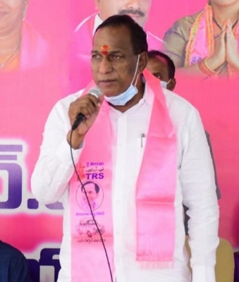  Telangana Minister's Convoy Attacked During Meeting Of Reddy Community-TeluguStop.com