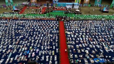  Thousands Participate In Hyderabad Yoga Utsav-TeluguStop.com