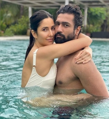  Turning Up The Heat: Katrina, Vicky Enjoy Pool Time-TeluguStop.com