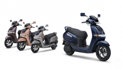  Tvs Motor Unveils New Iqube Electric Scooter-TeluguStop.com