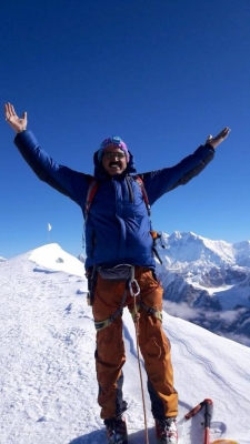  Two Climbers From Mumbai Died In Nepal In Two Days-TeluguStop.com