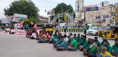  Warangal Farmers Stage Protests Against Land Acquisition-TeluguStop.com