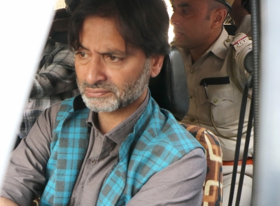 Yasin Malik Produced In Court Amid Tight Security (ld) Yasin Malik Produced In Court Amid Tight Security (ld)-TeluguStop.com