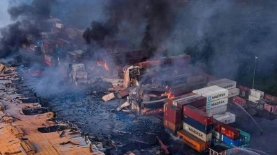  45 Killed After Blaze, Blast Devastate B'desh Container Depot (2nd Ld)-TeluguStop.com