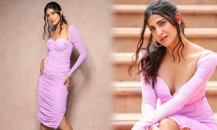 Aahana S Kumra Oozes Glamour In These New Pictures-telugu Actress Photos Aahana S Kumra Oozes Glamour In These New Pictu High Resolution Photo