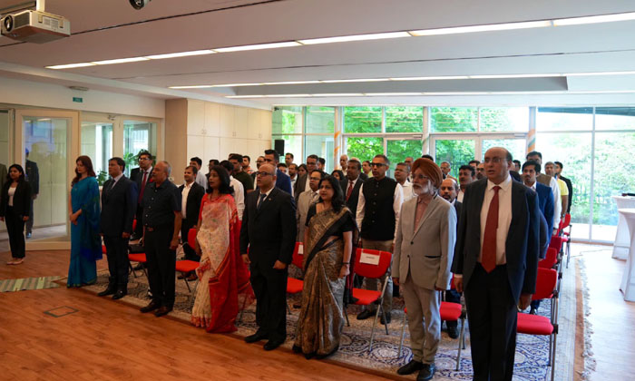  External Affairs Minister Jaishankar Meet Indians In Prague, Shares Development-TeluguStop.com