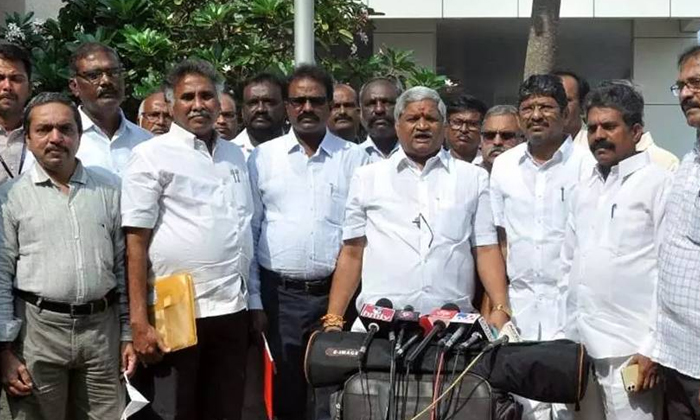 Leaders Of Government Employees' Union Who Met Cs , Suryanarayana, Payment Of Da Leaders Of Government Employees' Union Who Met Cs , Suryanarayana, Payment Of Da-TeluguStop.com