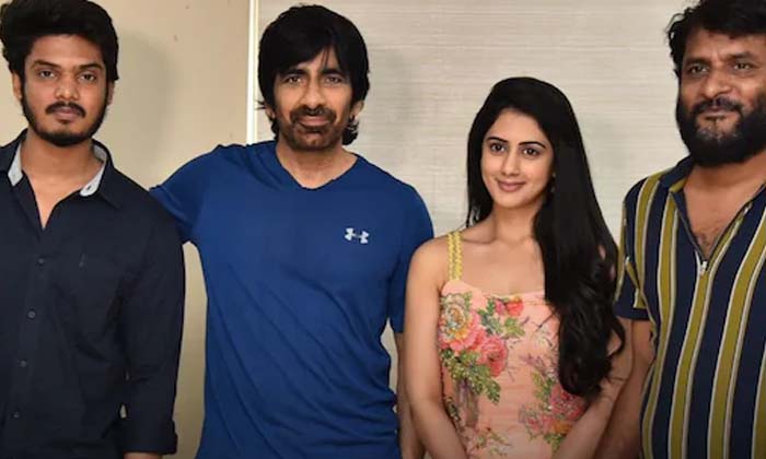  Bachchan Saab Fan Anthem Lyrical Song Release From Ravi Teja S Chor Bazaar , Rav-TeluguStop.com