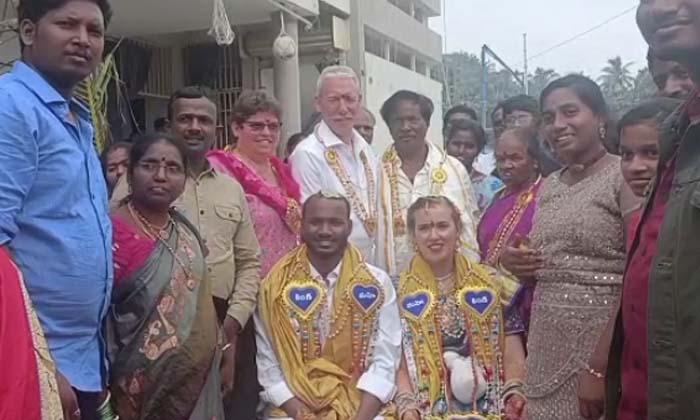 Went To Study There And Got Acquainted With That Girl , Vijayanagaram District Went To Study There And Got Acquainted With That Girl , Vijayanagaram District-TeluguStop.com