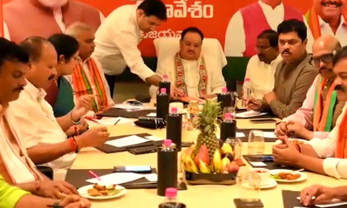  Bjp Core Committee Meeting In Vijayawada , Bjp Core Committee Meeting , Vijay-TeluguStop.com