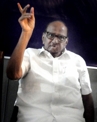  All Eyes On Sharad Pawar As Maharashtra Crisis Deepens-TeluguStop.com